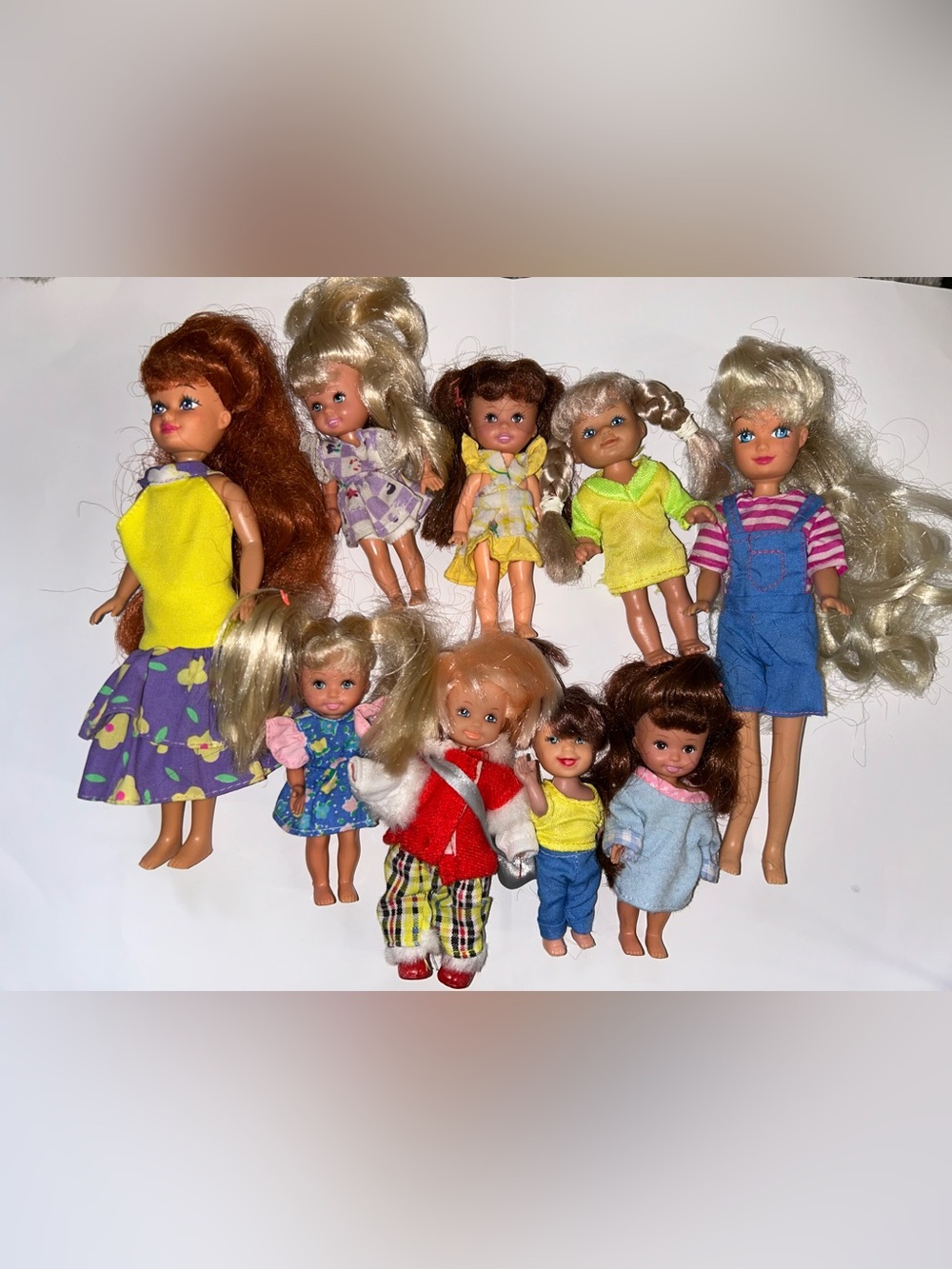 Bundle of 9 dolls